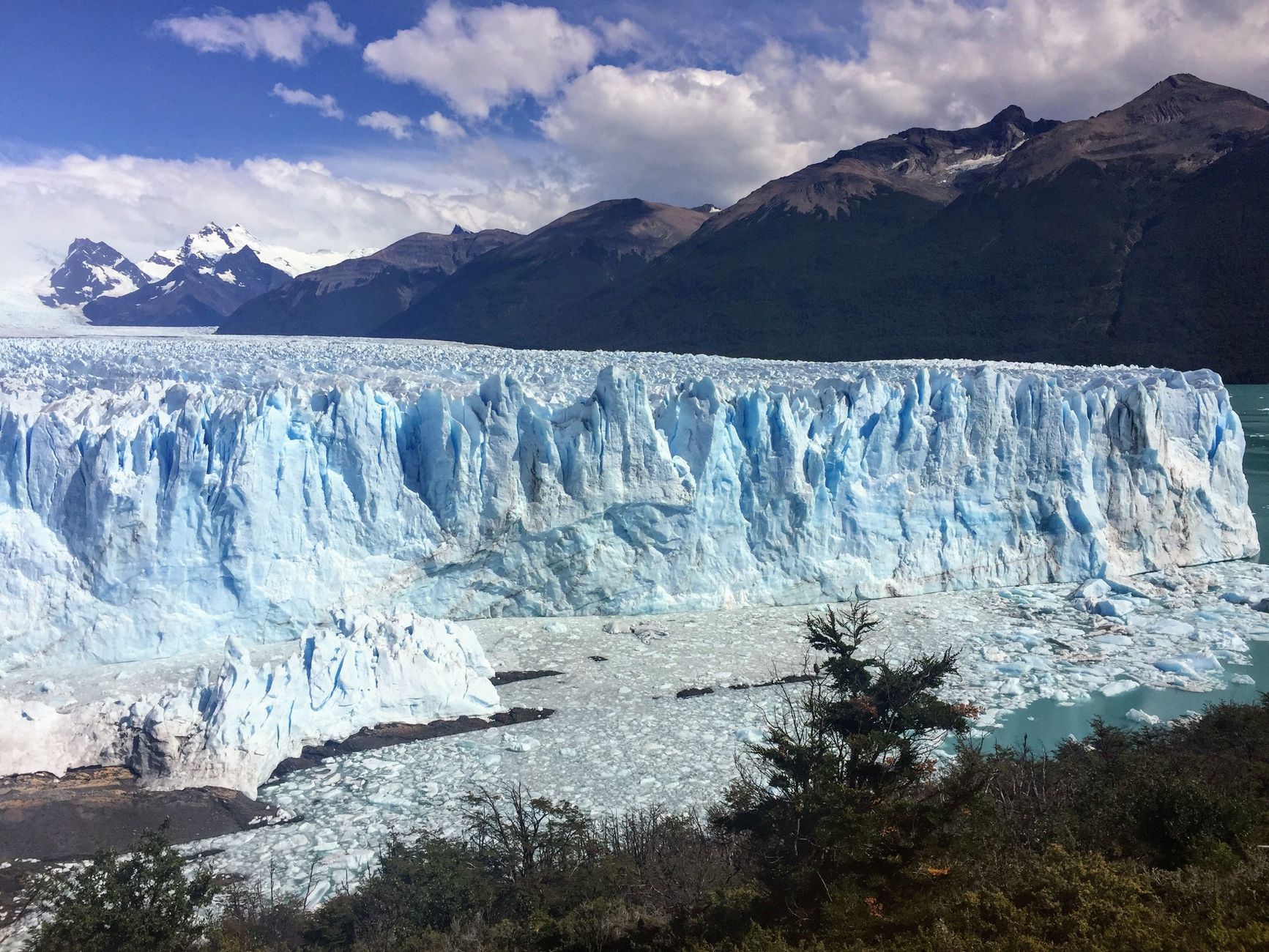 Glaciar Perito Moreno y témpanos de hielo